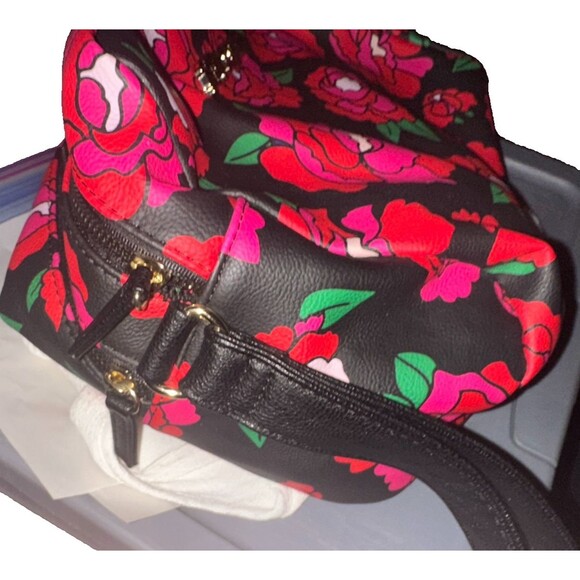 Betsey Johnson Pink And Red Colored Roses On Black Vinyl Cosmetic Bag W/Wristlet - Picture 2 of 4